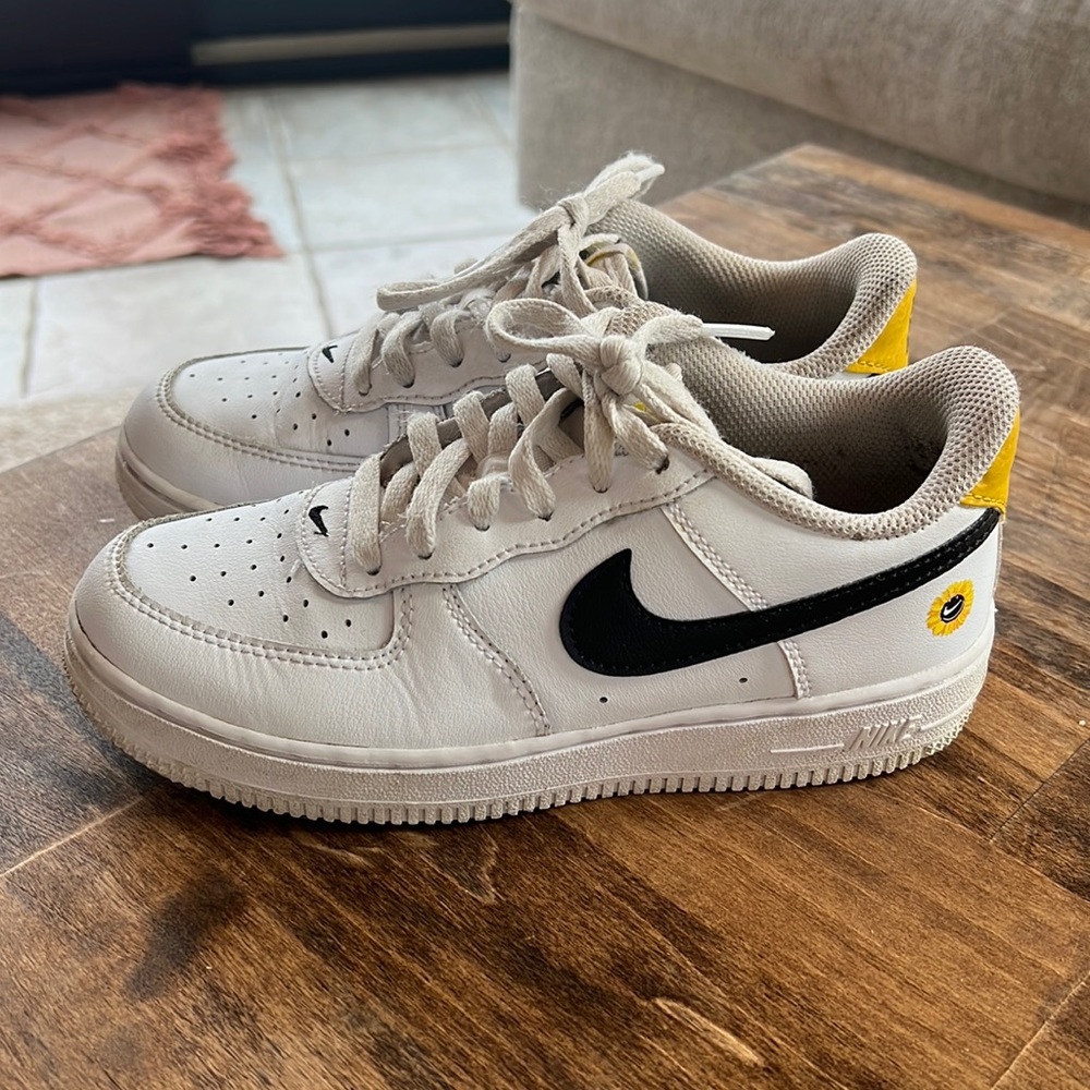 Youth Nike Air Force- Have a Nike Day.